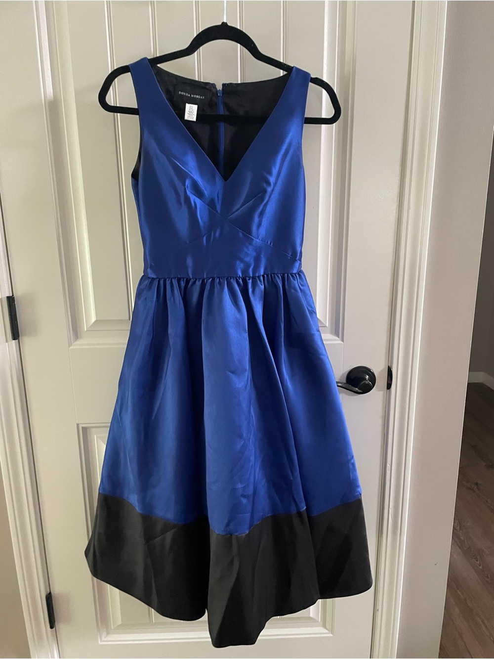 Donna Morgan Royal Blue and Black V-Neck Party Dress